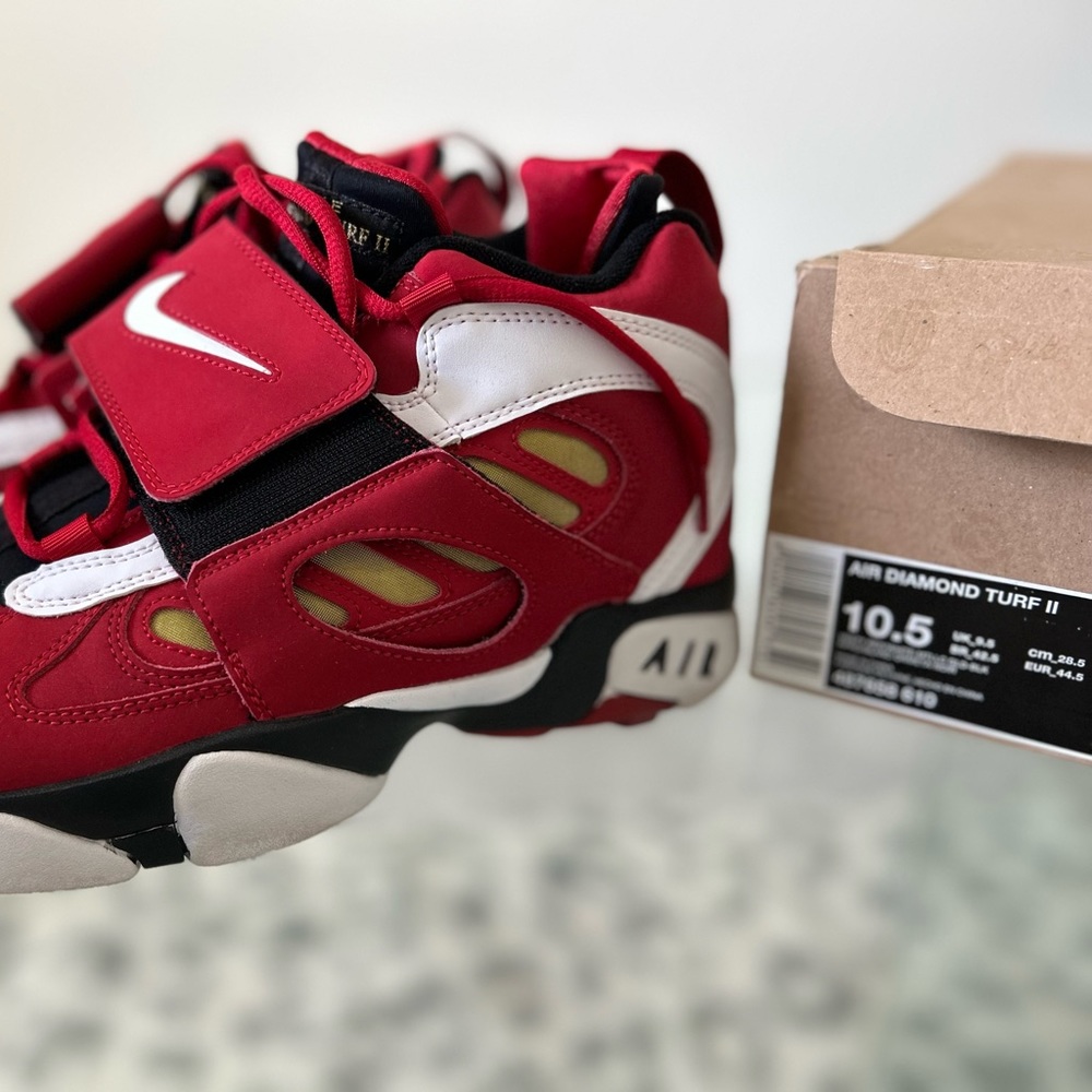 Deion Turf Sneakers